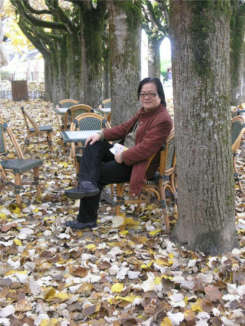 赵治平艺术生活照素颜照壁纸