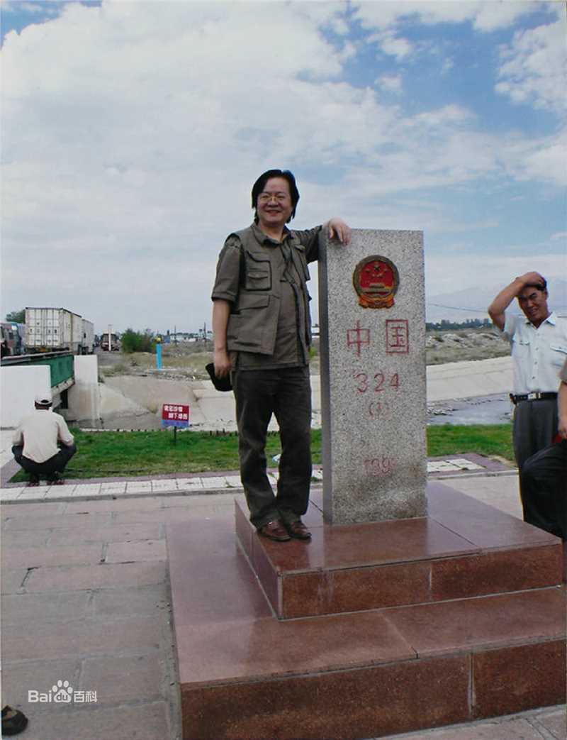 赵治平艺术生活照素颜照壁纸