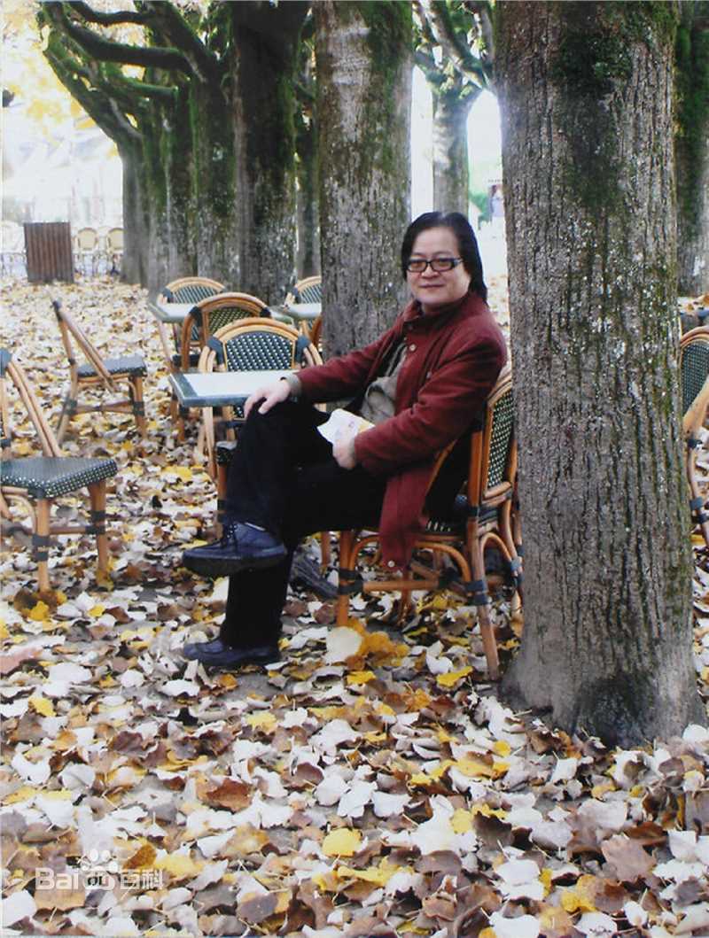 赵治平艺术生活照素颜照壁纸