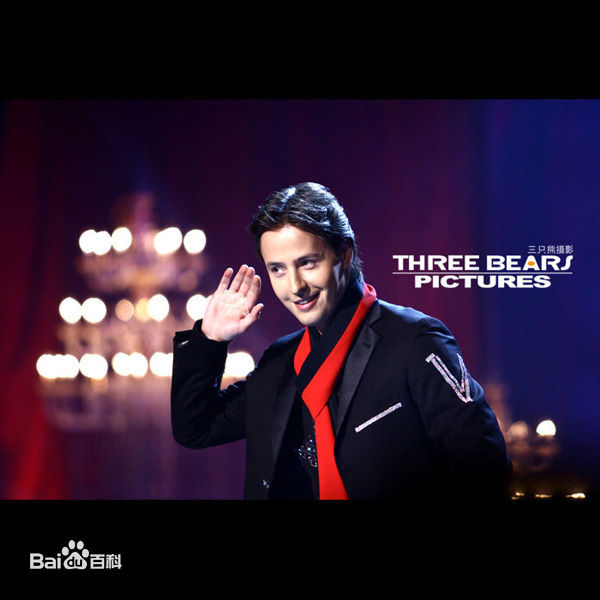 维塔利·弗拉达索维奇·格拉乔夫(Виталий Владасович Грачёв)宣传海报