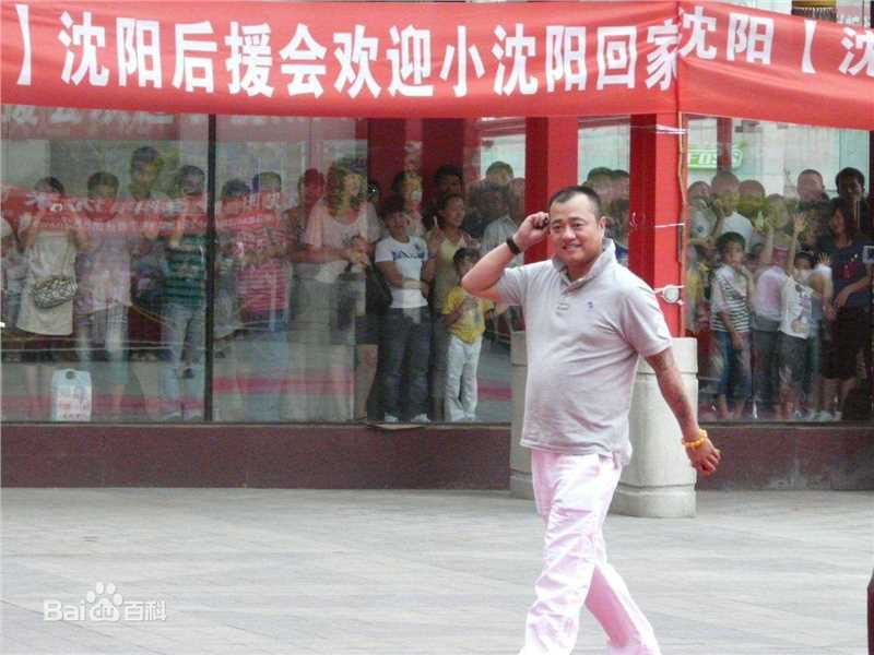 张家豪出席活动前后照片