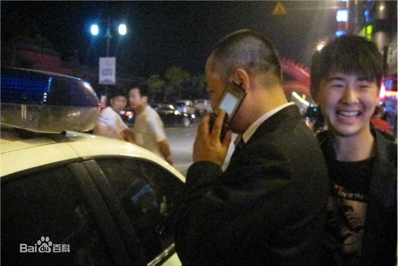 张家豪出席活动前后照片