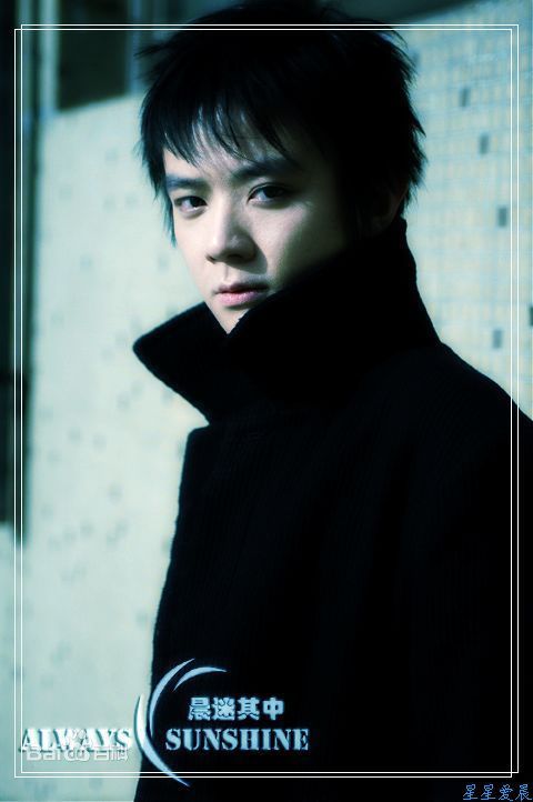 张子晨成长经历性感图片图集