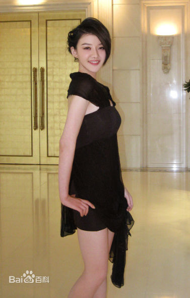 高清冯丹滢在《美丽人生》发布会中的图册