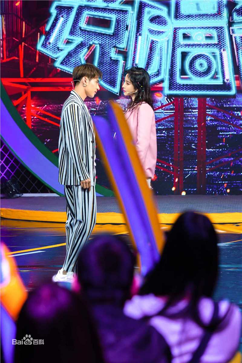 最新刘凡菲(Viola)在《你好！说唱酱》第二季中的壁纸