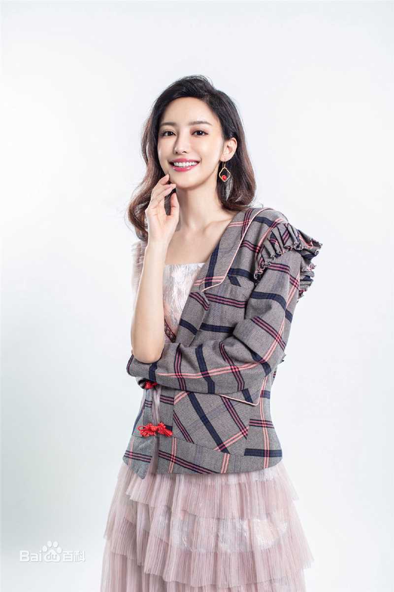 最新刘凡菲(Viola)在《你好！说唱酱》第二季中的壁纸