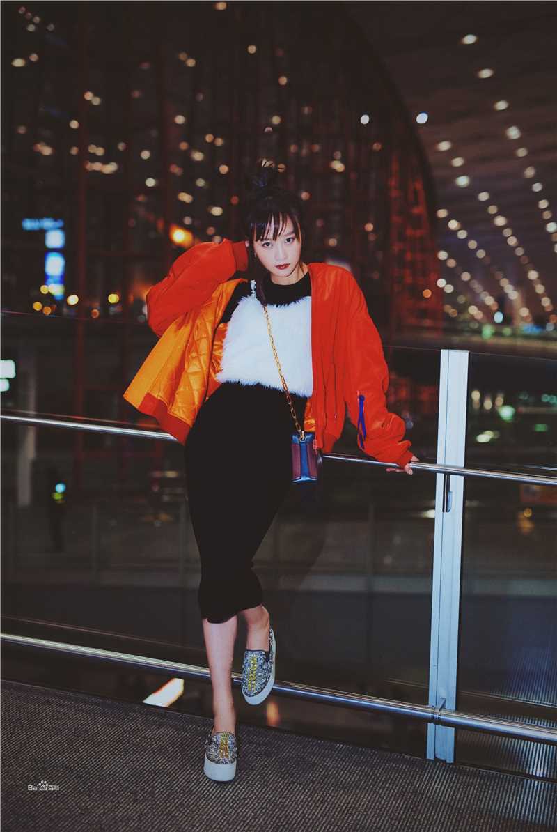 蓝盈莹(Lyric)机场LOOK素颜照相册