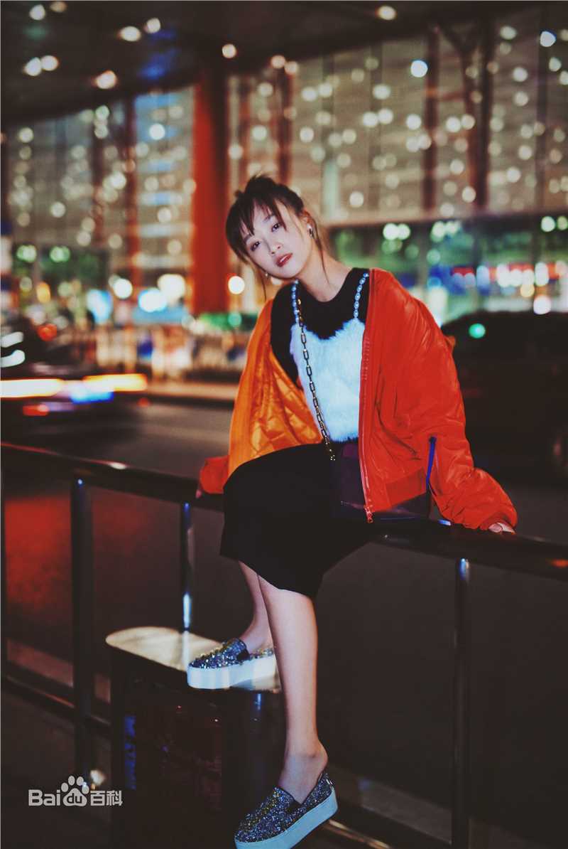 蓝盈莹(Lyric)机场LOOK素颜照相册