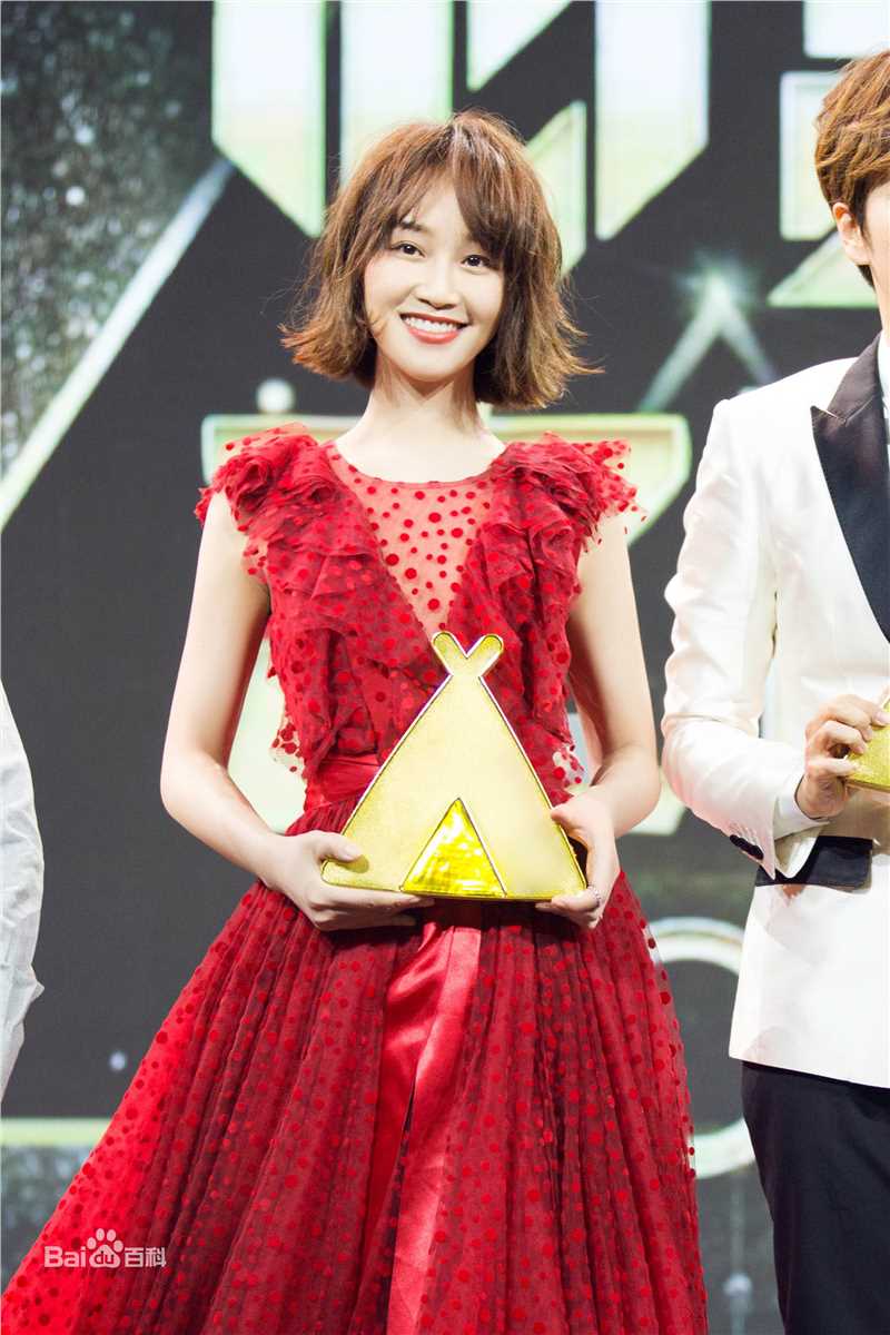 蓝盈莹(Lyric)兴趣部落心赏之夜年度心赏最佳屏幕表现壁纸壁纸