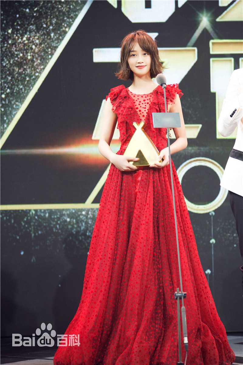 蓝盈莹(Lyric)兴趣部落心赏之夜年度心赏最佳屏幕表现壁纸壁纸