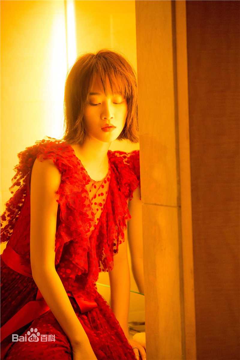 蓝盈莹(Lyric)兴趣部落心赏之夜年度心赏最佳屏幕表现壁纸壁纸