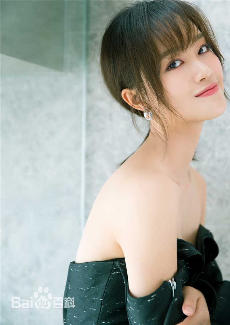 精选蓝盈莹(Lyric)在《逆光》发布会中的图册