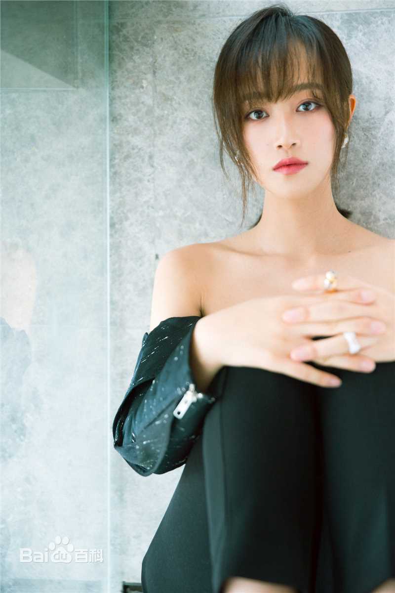 精选蓝盈莹(Lyric)在《逆光》发布会中的图册