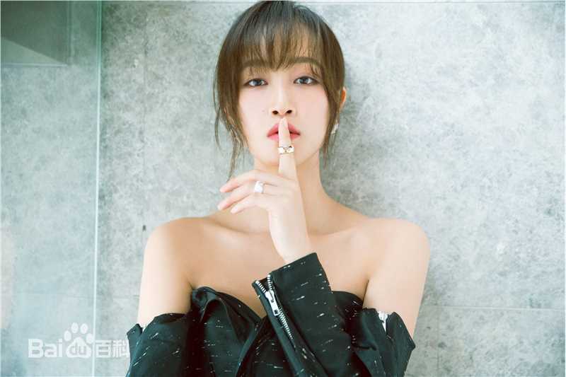 精选蓝盈莹(Lyric)在《逆光》发布会中的图册