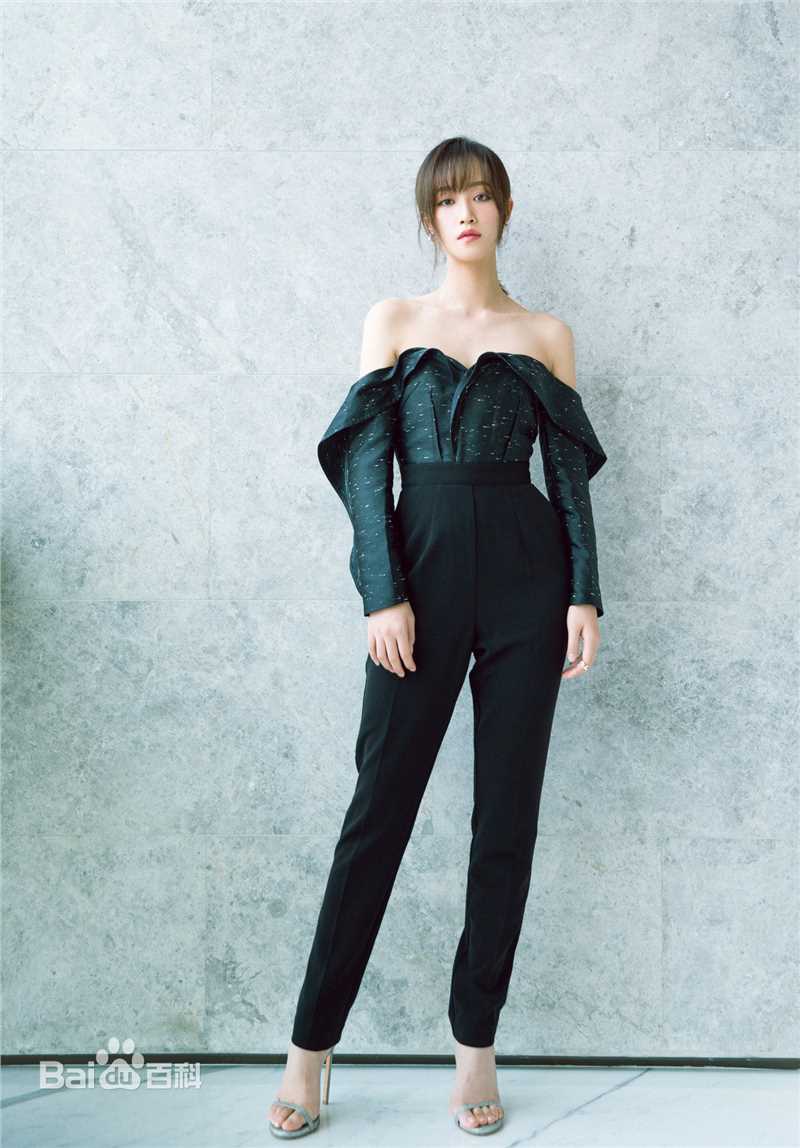 精选蓝盈莹(Lyric)在《逆光》发布会中的图册