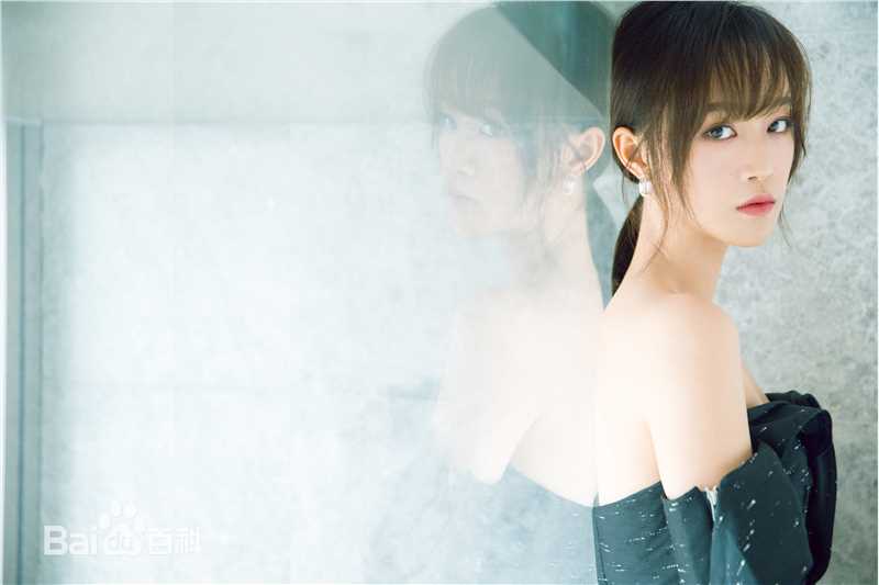 精选蓝盈莹(Lyric)在《逆光》发布会中的图册