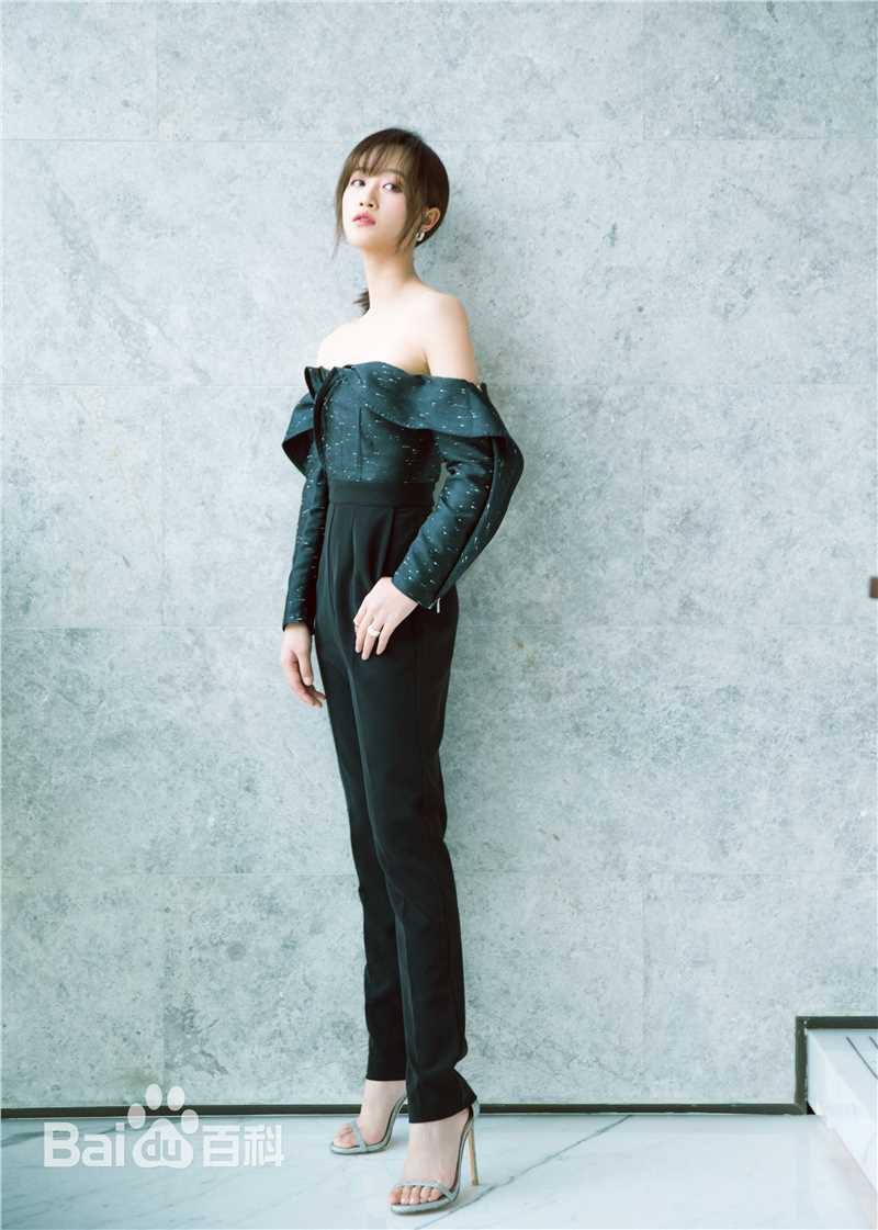 精选蓝盈莹(Lyric)在《逆光》发布会中的图册