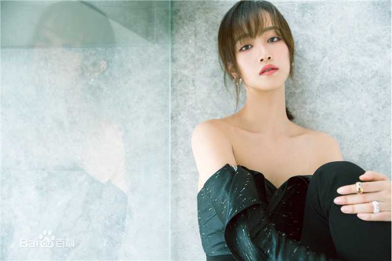 精选蓝盈莹(Lyric)在《逆光》发布会中的图册