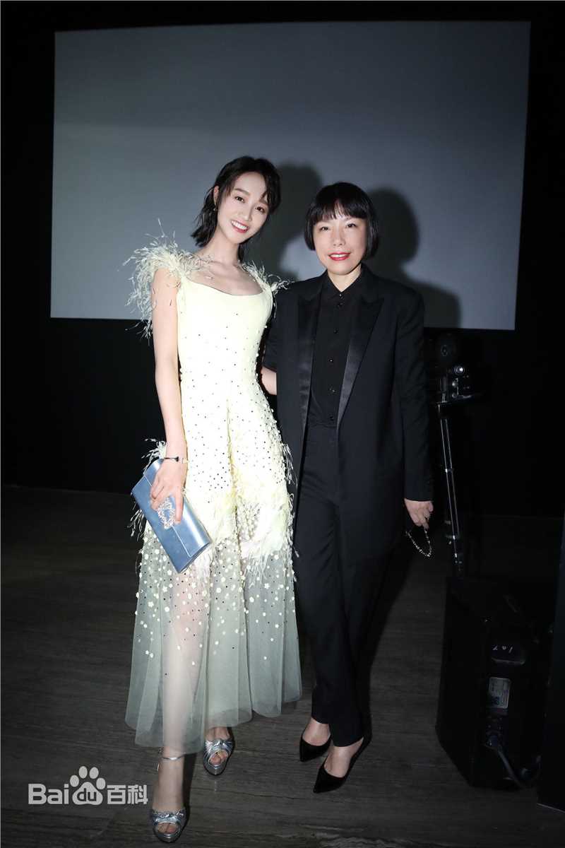 蓝盈莹(Lyric)Vogue Film 时装电影展开幕图册