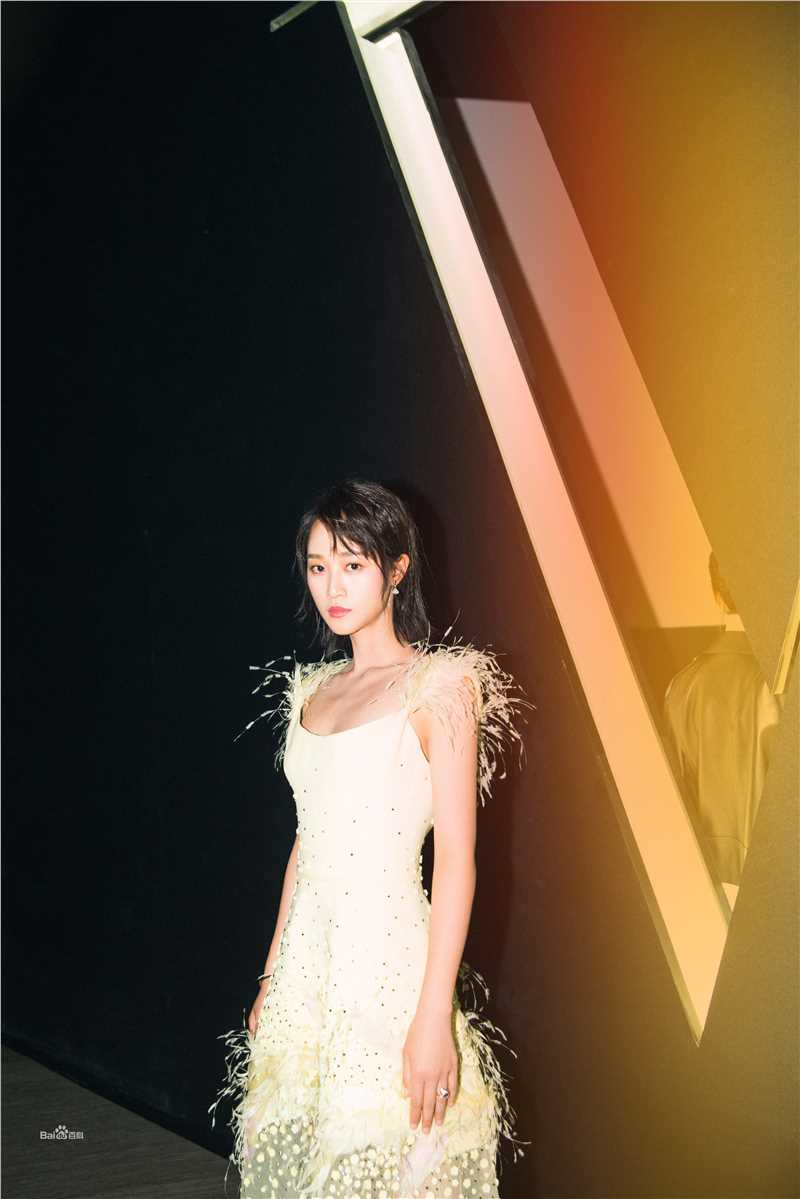 蓝盈莹(Lyric)Vogue Film 时装电影展开幕图册