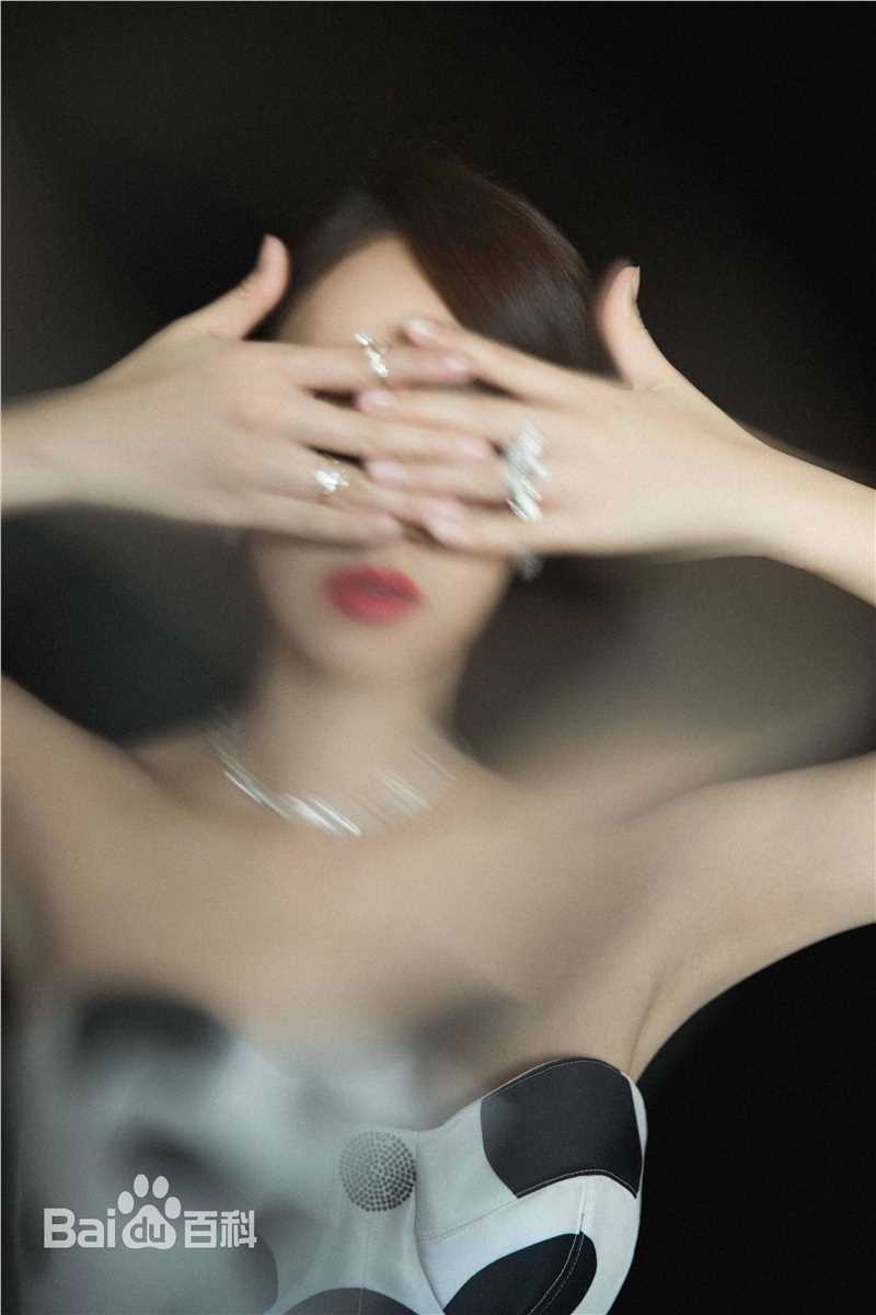 蓝盈莹(Lyric)2017中国时尚权力榜 活动性感图片图集