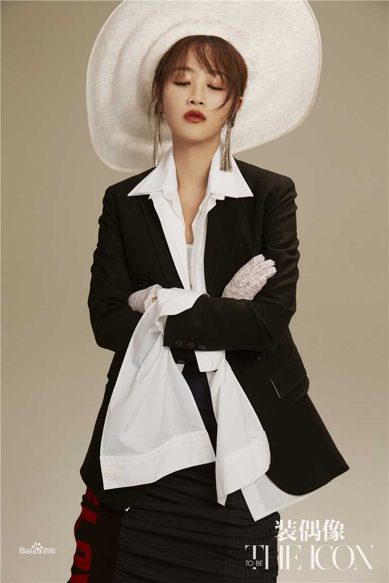 高清蓝盈莹(Lyric)在《装偶像》中的图集