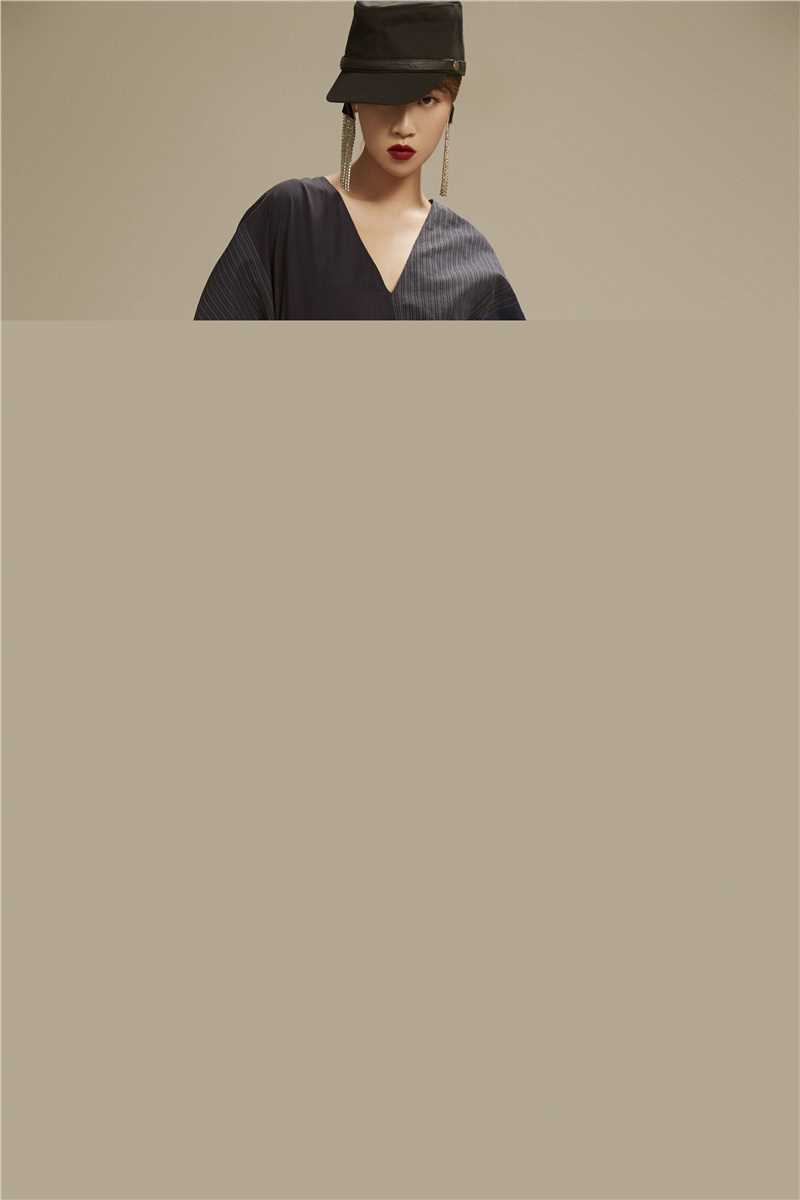 高清蓝盈莹(Lyric)在《装偶像》中的图集