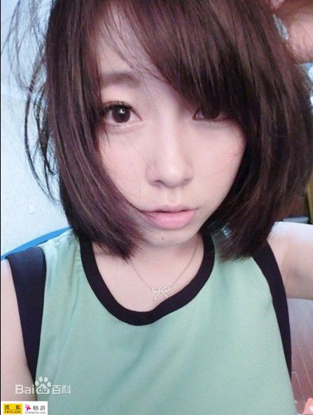 最新周梦娅性感图片