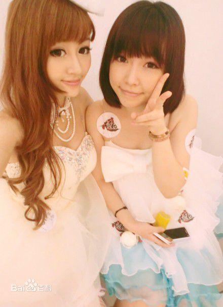 最新周梦娅性感图片