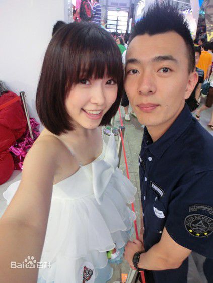 最新周梦娅性感图片