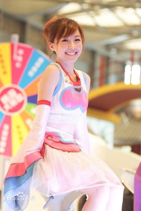 最新周梦娅性感图片