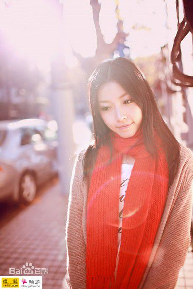 最新周梦娅性感图片