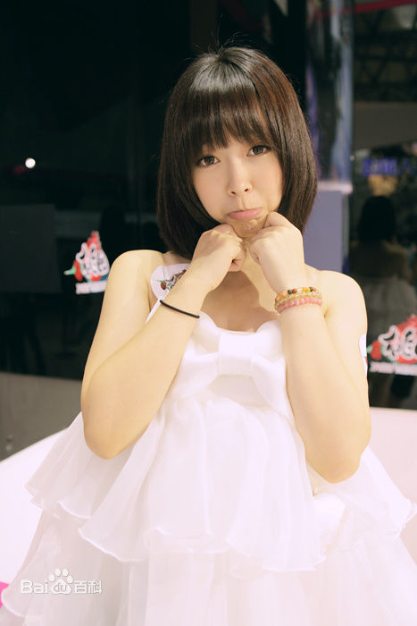 最新周梦娅性感图片