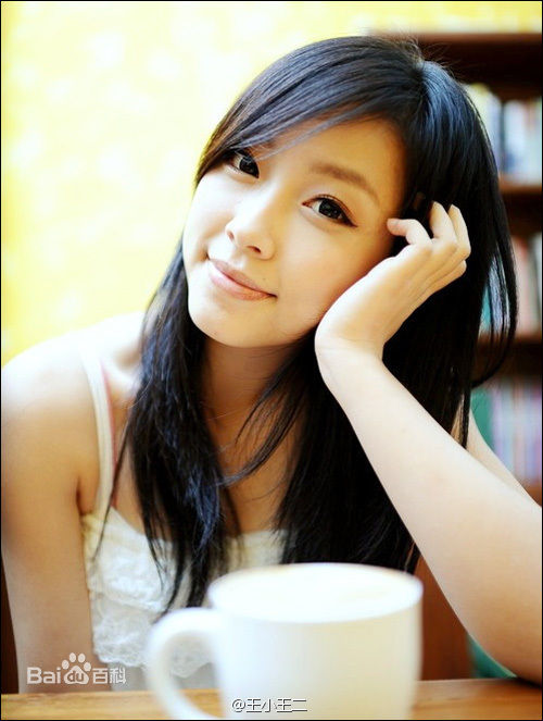 最新周梦娅性感图片