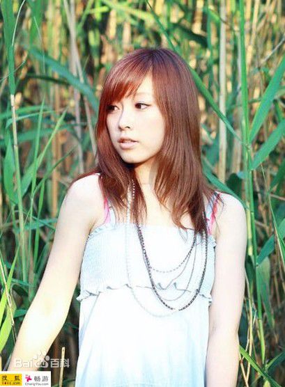 最新周梦娅性感图片