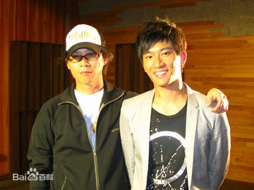 最新赖伟康性感图片