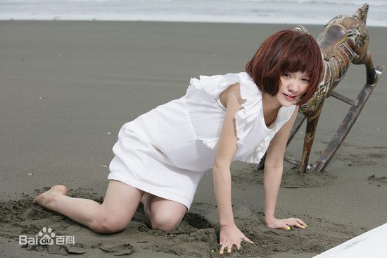 最新赖伟康性感图片