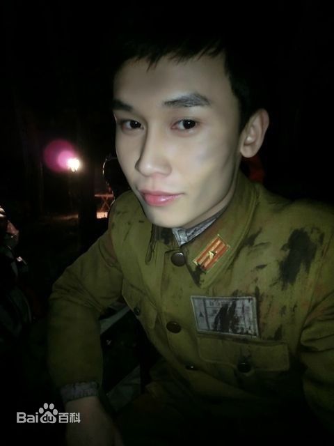 高清吴承轩图片