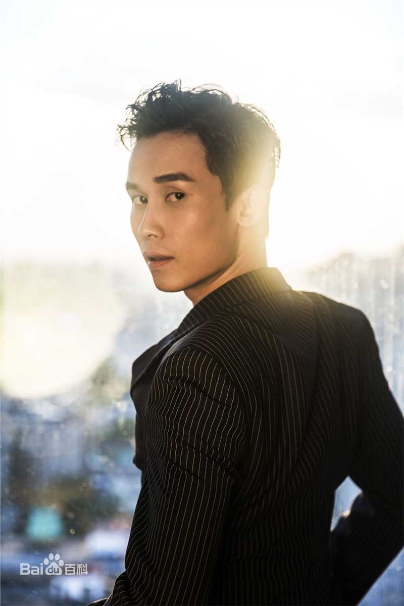 吴承轩复古英伦LOOK素颜照相册