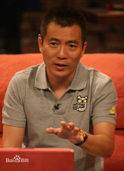 黄健翔主持节目现场前后照片