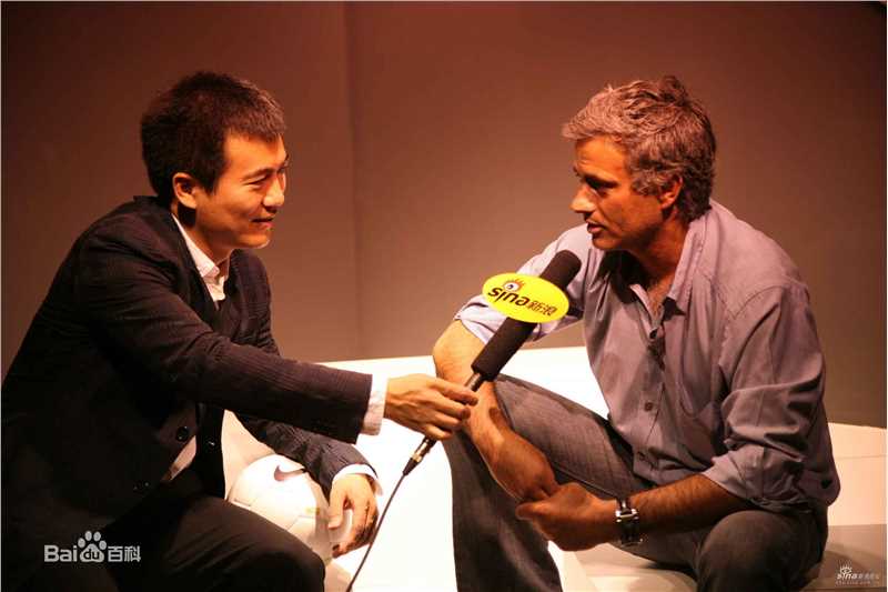 黄健翔主持节目现场前后照片