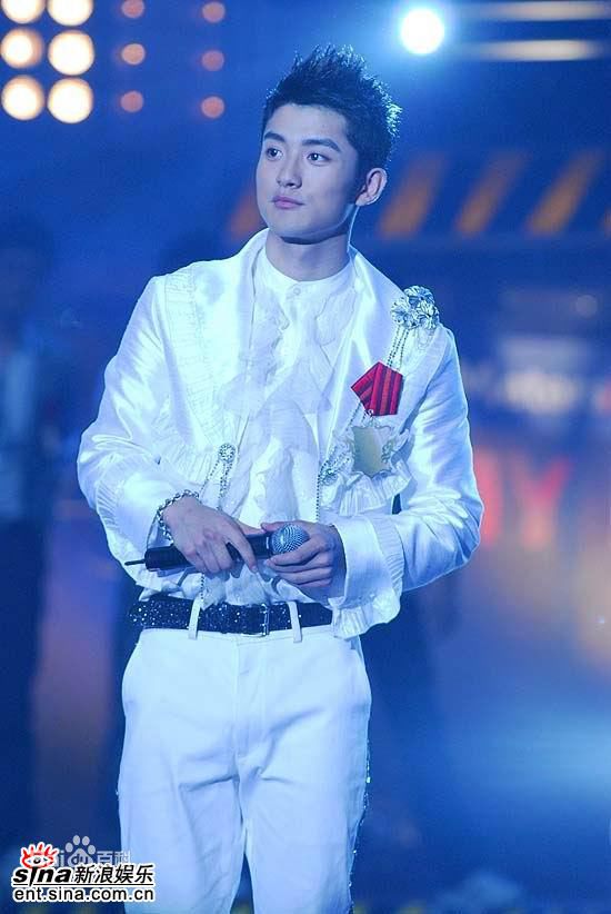 陈奕龙 加油好男儿素颜照壁纸