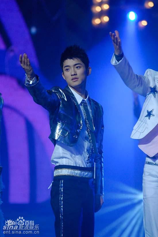 陈奕龙 加油好男儿素颜照壁纸