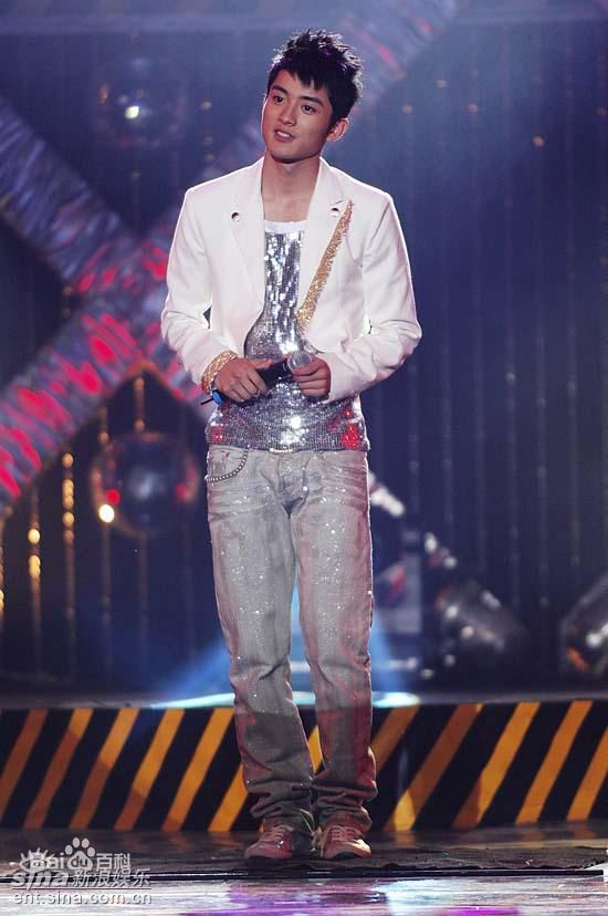 陈奕龙 加油好男儿素颜照壁纸