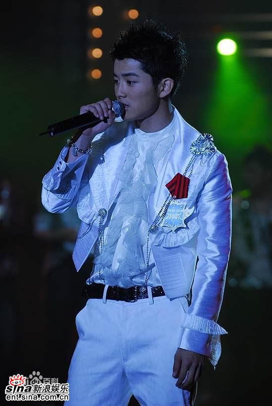 陈奕龙 加油好男儿素颜照壁纸