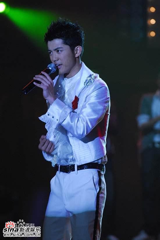 陈奕龙 加油好男儿素颜照壁纸