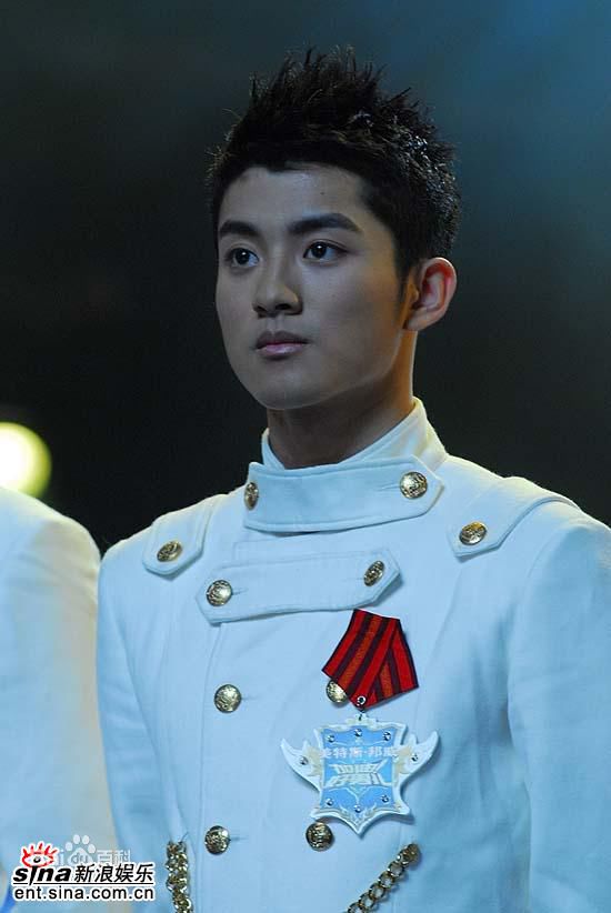 陈奕龙 加油好男儿素颜照壁纸