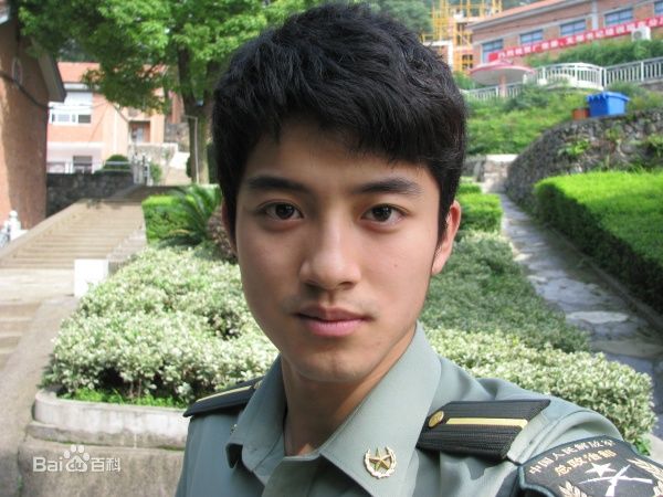 陈奕龙最新早期壁纸