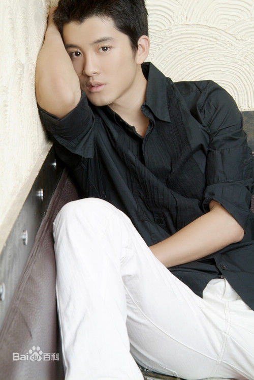 陈奕龙最新早期壁纸