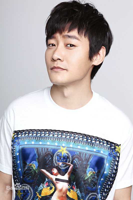 乔鹏樾(Qiao Peng Yue)最新图集